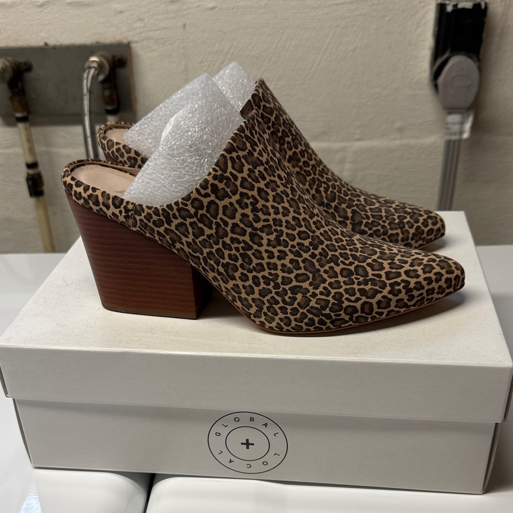 ABLE Rojas Mule Sz: 8.5 - Picture 2 of 10